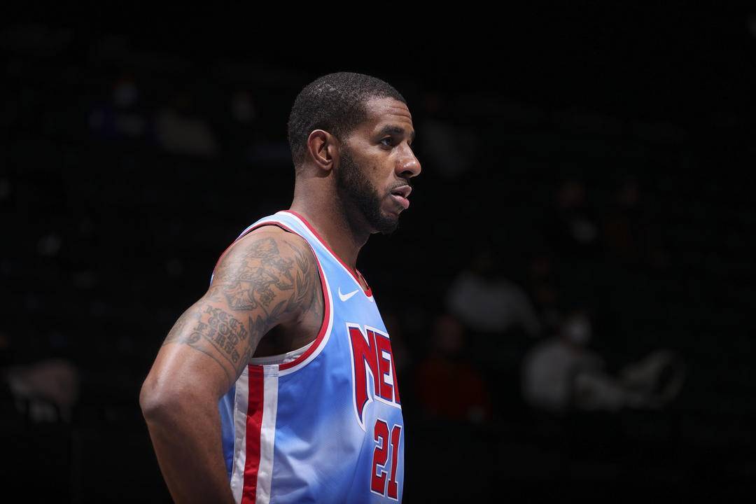 更是屡屡突 更是屡屡突