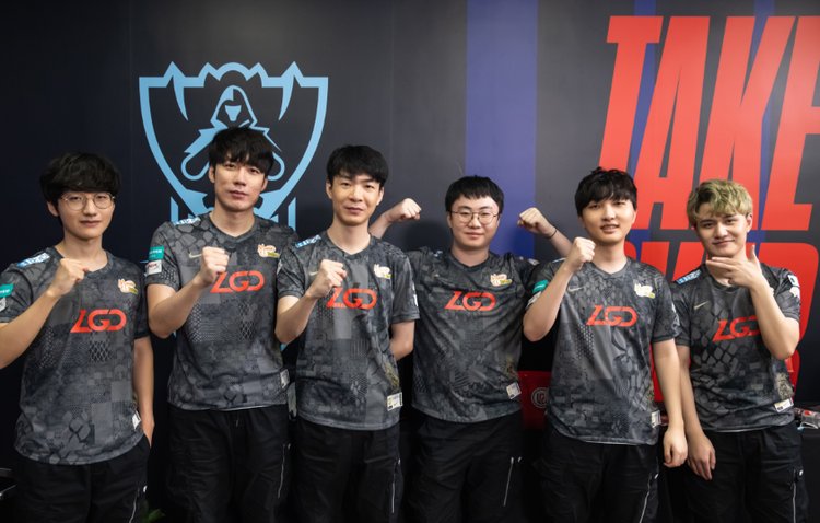 他并不是首 他并不是首